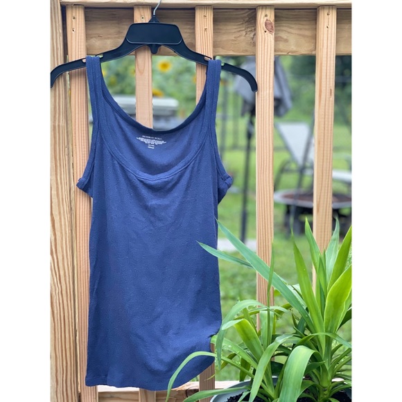 VS Tank Top - Picture 3 of 7